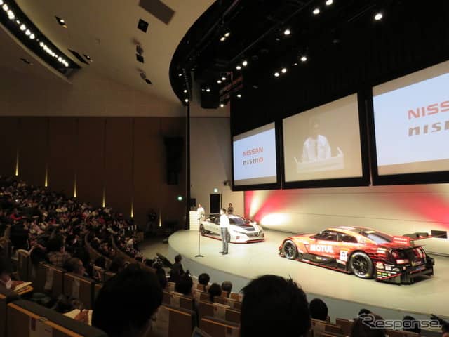 たくさんの日産ファンの前でGT500引退セレモニーが実施された。《撮影 遠藤俊幸》