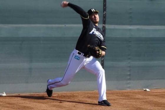 日本ハム有原がブルペンで約60球　ツーシーム改良へ意識するポイントとは…