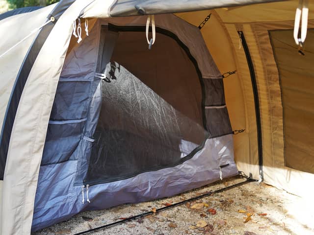 広々使える一人用ツールームテント「カマボコテントソロTC」発売