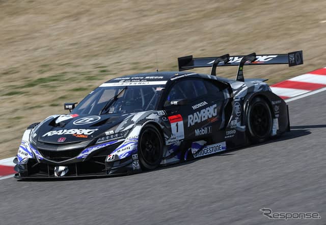 GT500で今季はカーナンバー1を背負うRAYBRIG NSX-GT（昨季王者陣営マシン）。《撮影 益田和久》