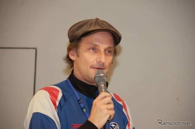 STIのNBR24参戦車両のシェイクダウンで、ヴァン・ダム選手とシュリック選手が新型車の感触をためす≪撮影：中尾真二≫