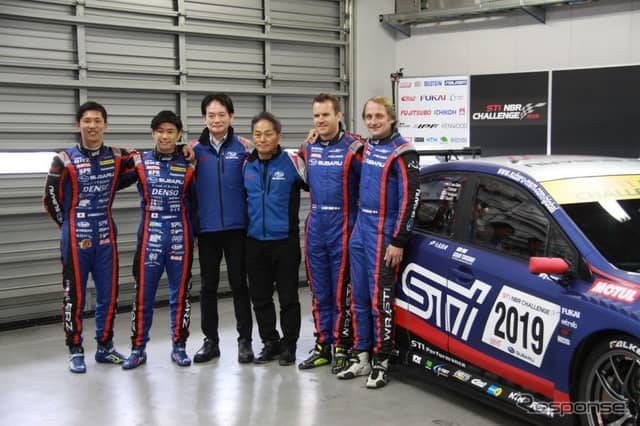 STIのNBR24参戦車両のシェイクダウンで、ヴァン・ダム選手とシュリック選手が新型車の感触をためす≪撮影：中尾真二≫