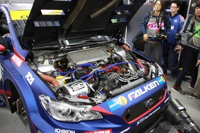 STIのNBR24参戦車両のシェイクダウンで、ヴァン・ダム選手とシュリック選手が新型車の感触をためす≪撮影：中尾真二≫