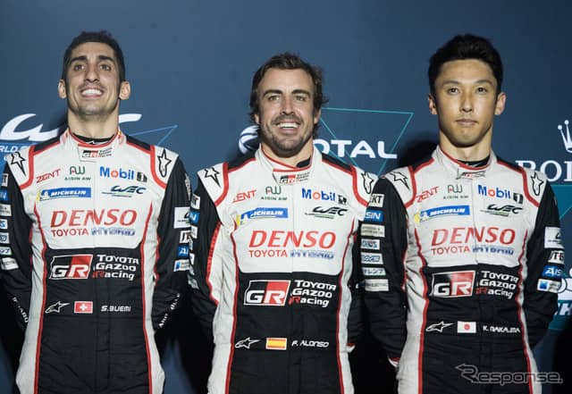 優勝した8号車のクルーたち。左からブエミ、アロンソ、中嶋一貴。《写真提供 TOYOTA》