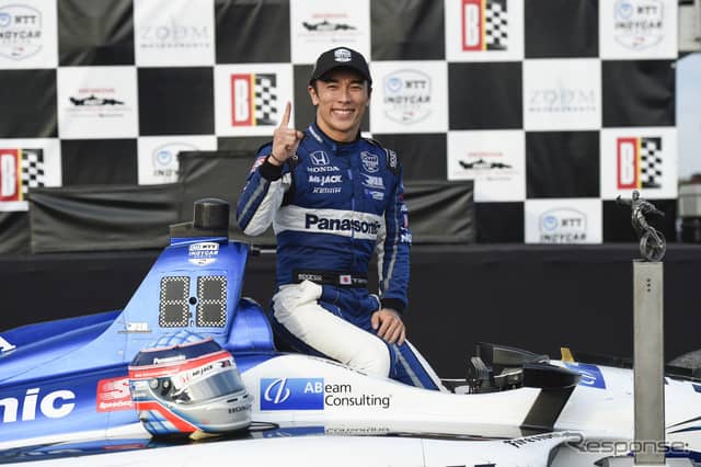 見事なポール・トゥ・ウインを成し遂げた佐藤琢磨。《写真提供 INDYCAR》