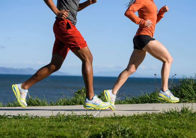 ホカ オネオネ、初期モデルのロードランニングシューズ「BONDI B」を復刻