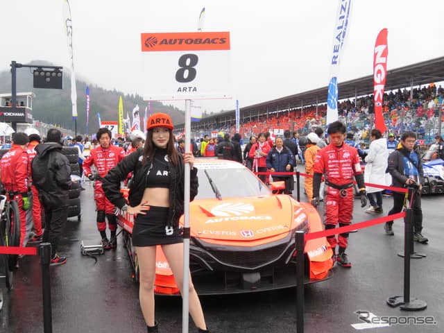 優勝を飾る#8 NSX。《撮影 遠藤俊幸》