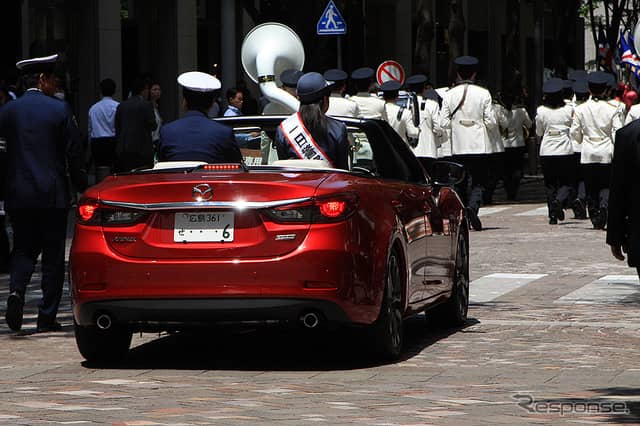 マツダ・アテンザパレードカー(5月10日、東京丸の内交通安全パレード)《撮影 大野雅人(Gazin Airlines)》