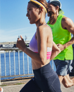 アンダーアーマー ウーマンズ、馬場ゆかり、岩出玲亜ら女性8人による新キャンペーン開始