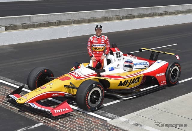 通常シリーズ戦とは異なるカラーリングで登場の#30 佐藤琢磨（予選14位）。《写真提供 INDYCAR》