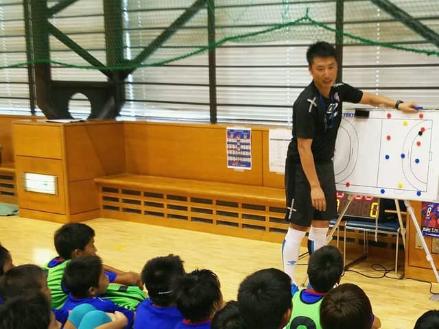 学年・目的別に指導する「FC東京スキルアップサマークリニック」7~8月開催