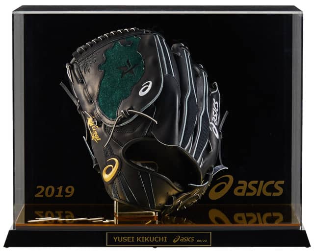 アシックス、菊池雄星がMLB開幕戦で使用したスパイクシューズ＆グラブを発売