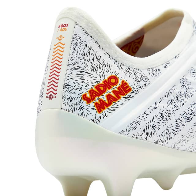 ニューバランス、サディオ・マネ限定スパイク「Furonv5 Maagum」405足発売