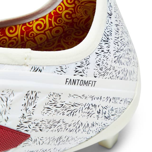 ニューバランス、サディオ・マネ限定スパイク「Furonv5 Maagum」405足発売