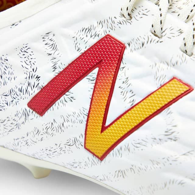 ニューバランス、サディオ・マネ限定スパイク「Furonv5 Maagum」405足発売