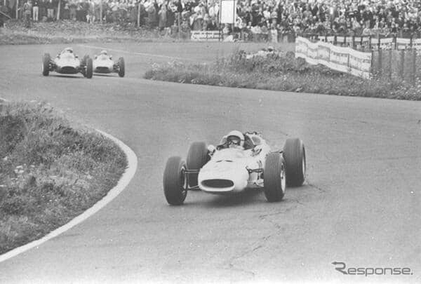 1964年ドイツGP、RA271とロニー・バックナム選手《写真 ホンダ》