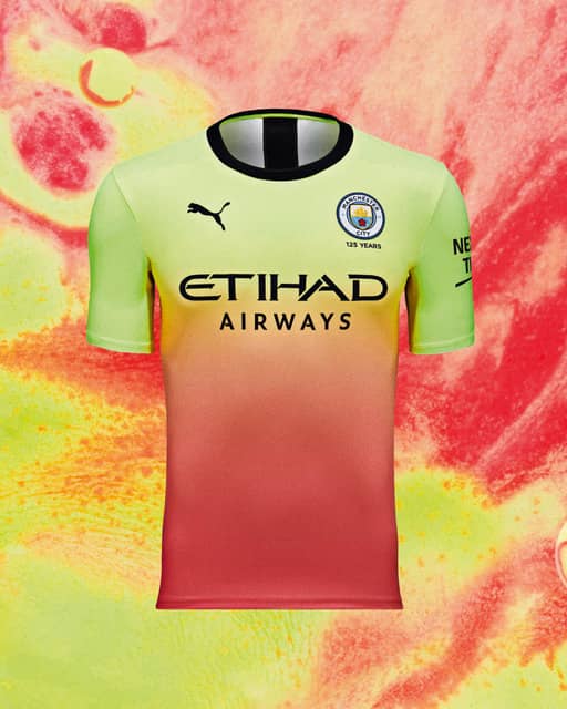 プーマ、マンチェスター・シティの華麗なプレーを表現した新サードユニフォームを発表