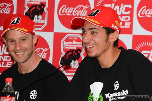右：トプラク・ラズガットリオグル／左：ジョナサン・レイ（ともにKawasaki Racing Team Suzuka 8）《撮影 伊藤英里》