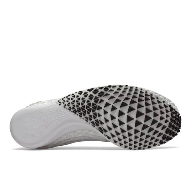 ニューバランス、ランニングシューズの新シリーズ「FUELCELL」発売