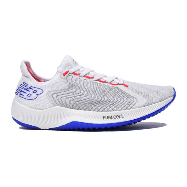 ニューバランス、ランニングシューズの新シリーズ「FUELCELL」発売