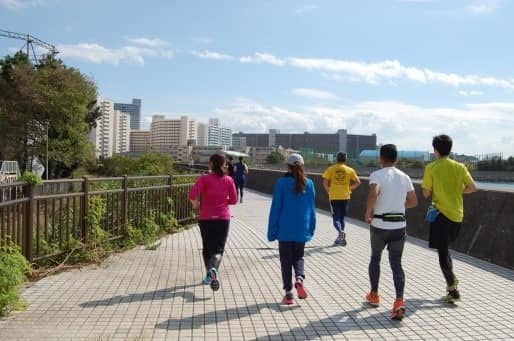 甲子園のグラウンドを走る！「阪神沿線駅交流 甲子園リレーラン」開催