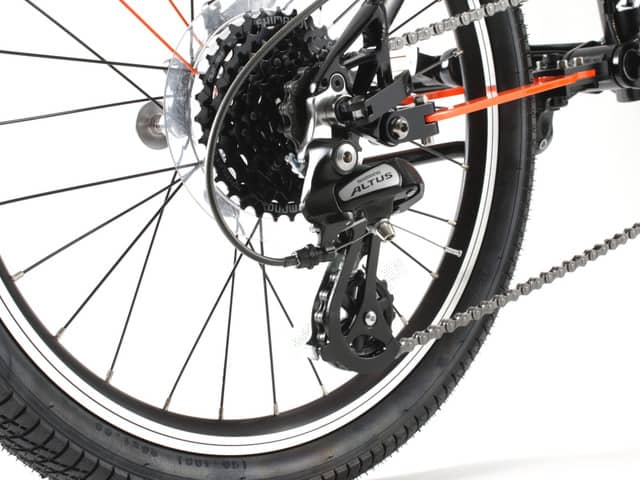 走る楽しみを得られる20インチ折りたたみ自転車「215-X-DP」発売