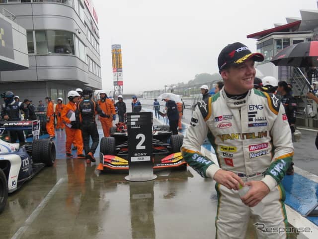 決勝3位に入った#37 キャシディ（後ろは2位 #39 坪井のマシン。《撮影 遠藤俊幸》