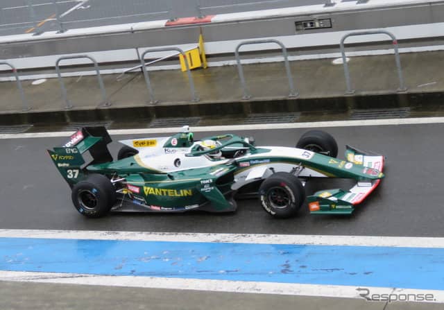 決勝3位に入った#37 キャシディ。《撮影 遠藤俊幸》