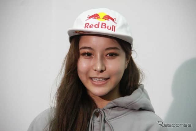 高梨選手は「父が好きなので、モータースポーツには興味があります。F1は見てみたいです」とのこと（囲み取材にて）《撮影 中尾真二》