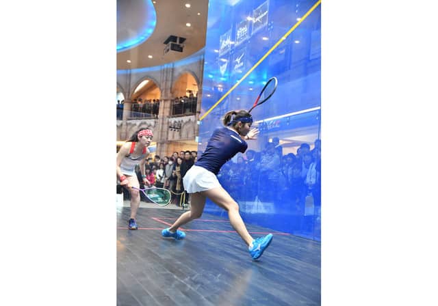 360度から観戦できる4面ガラス張りコートで「全日本スカッシュ選手権大会」を開催