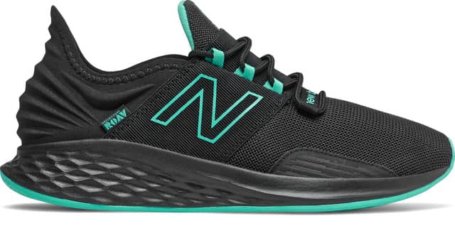 リバプールFC限定シューズ「FRESH FOAM ROAV」発売…ニューバランス