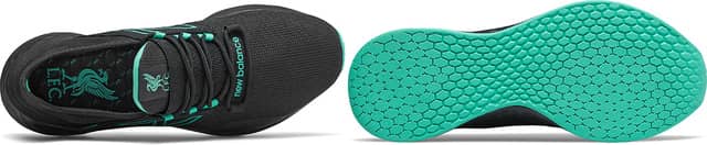 リバプールFC限定シューズ「FRESH FOAM ROAV」発売…ニューバランス