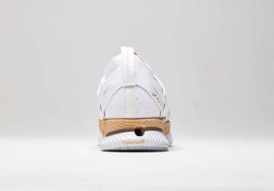 アシックス、建築家・隈研吾とコラボしたランニングシューズ「METARIDE AMU」限定発売