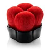 資生堂、ザギトワをイメージした口紅とアイパレットを限定発売