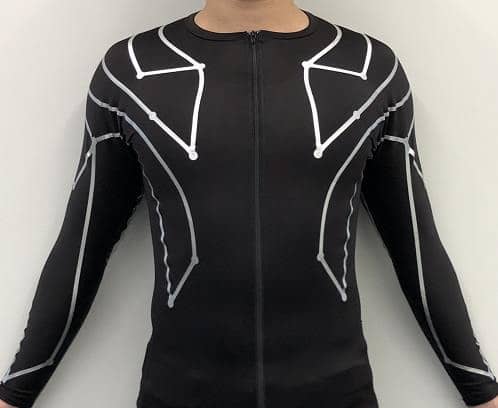 アシックス、着て投げるだけで野球の投球フォームを評価するウエアを共同開発