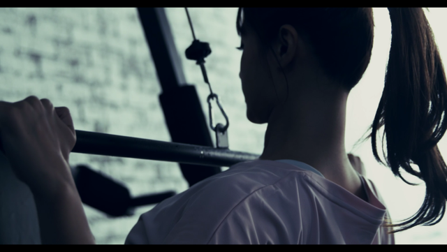 デサント、深田恭子が美ボディを披露するWeb動画公開