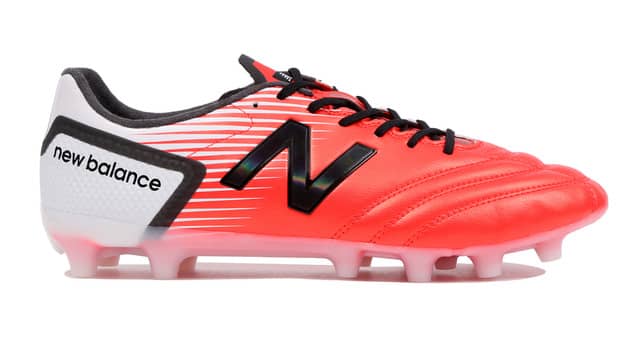 ニューバランス フットボール、足入れにこだわったフィッティングスパイク「442 SP」発売