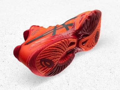 アシックス、最新のランニングシューズ、バレーボールシューズ、陸上スプリントシューズを発売