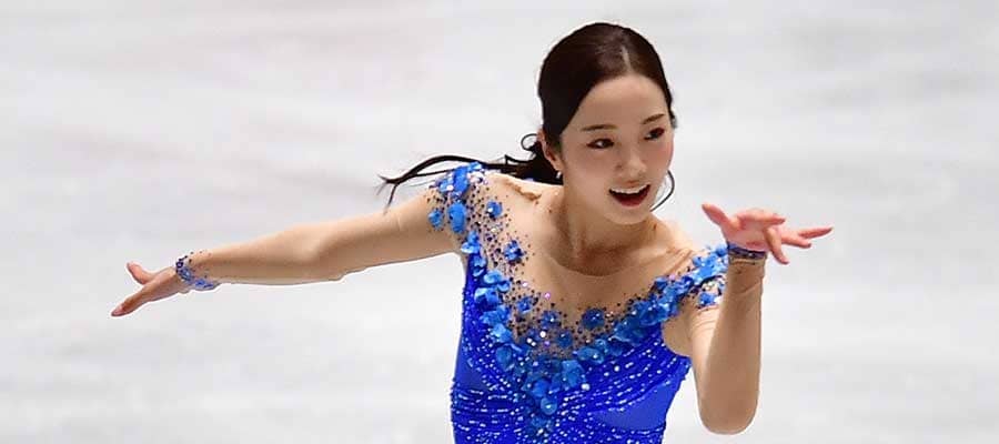 本田真凜、スタイル際立つ“練習ウェア2ショット”に大反響「超美ボディ」「細身!!」