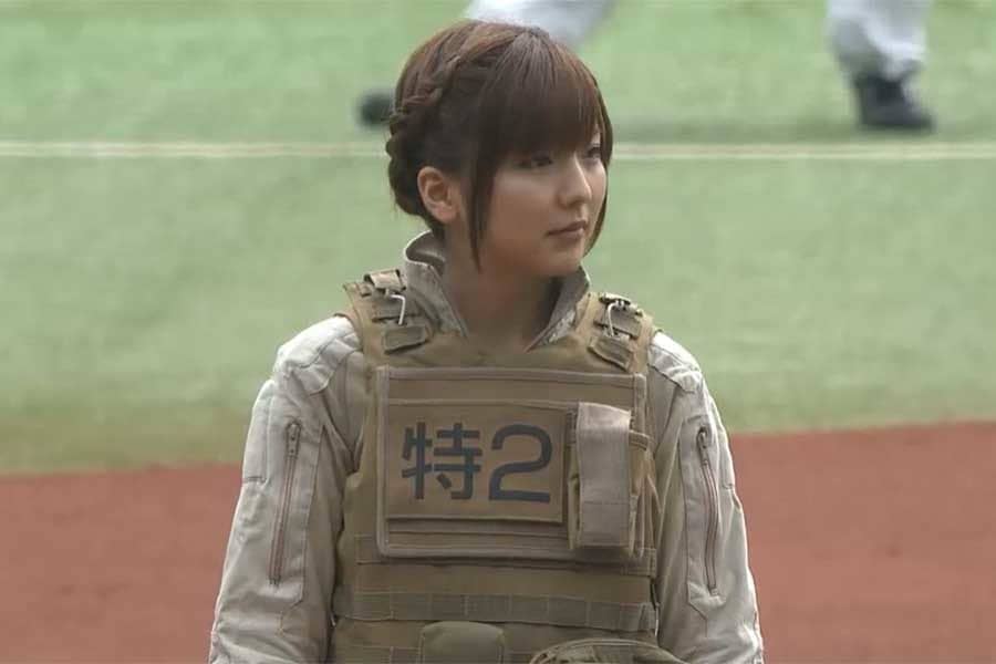 始球式名場面 全員ズッコケた 柴崎岳の妻 恵里菜さんがコスプレ投球 野球 スポーツブル スポブル