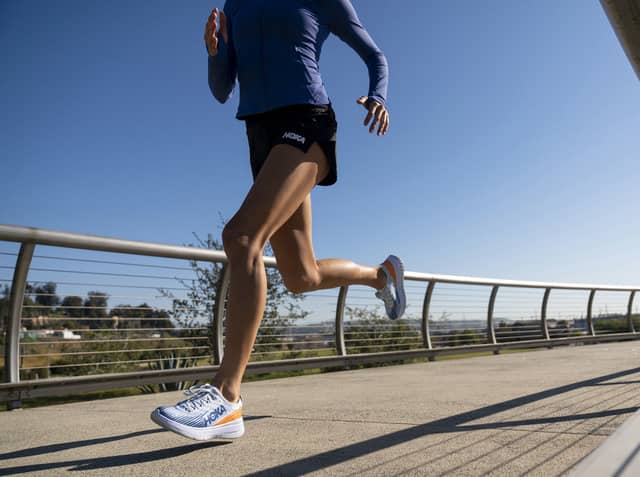 ホカ オネオネ、カーボンプレートを搭載したランニングシューズ「CARBON X SPE」発売