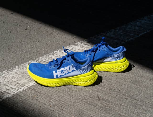 ホカ オネオネ、カーボンプレートを搭載したランニングシューズ「CARBON X SPE」発売