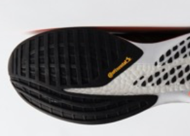 日本人ランナー向け「adizero」シリーズから、5本骨状カーボンバー搭載モデルとCARBITEXカーボンプレート搭載モデルが登場