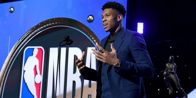 今季のアワード選考は中断時点まで、第二幕はスタッツリーダー争いのみとNBAが通達