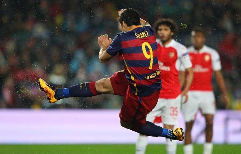 スアレスが見せた天性のテクニック 超絶ボレーにアーセナルディフェンスも呆然 インクレディブル ゴールズ サッカー スポーツブル スポブル