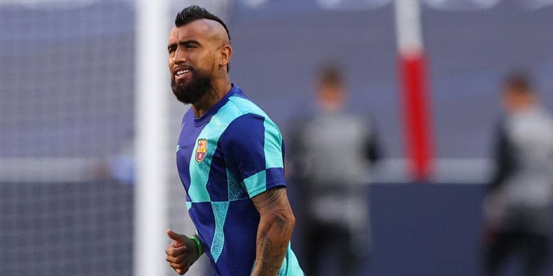 バルセロナで構想外とされるMFビダル、恩師コンテのインテル行きが加速か