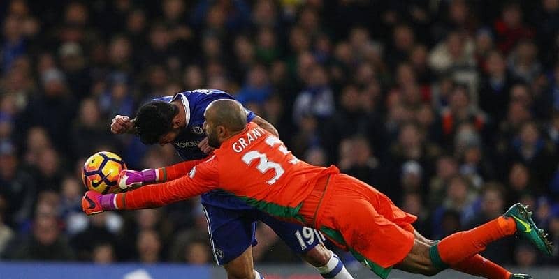 ベテランGKグラントがジエゴ・コスタとアザールの前に立ちはだかる！【アンビリーバブル・セーブス】