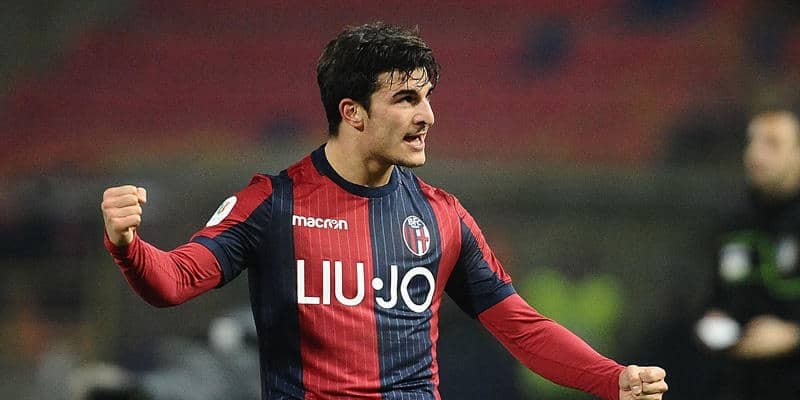 冨安同僚オルソリーニがタッチライン際からGKの予想を超える一撃【ビューティフル・フリーキック】