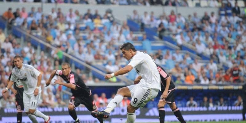 今日は何の日！8月29日は、稀代のゴールマシーン、Ｃ・ロナウドがレアル・マドリーデビュー戦で初ゴールを決める/2009年