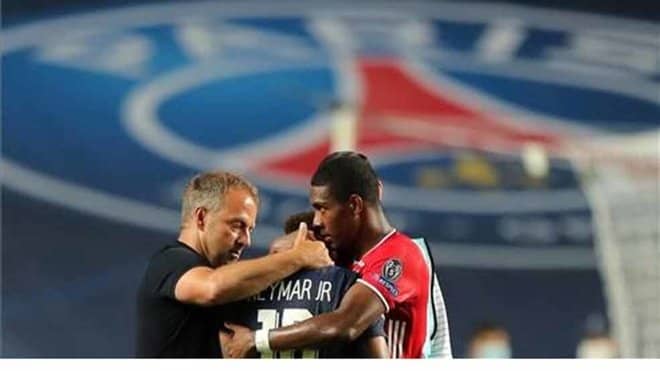 涙ぐむネイマールを抱きしめたアラバ「尊敬しているからこそ...」